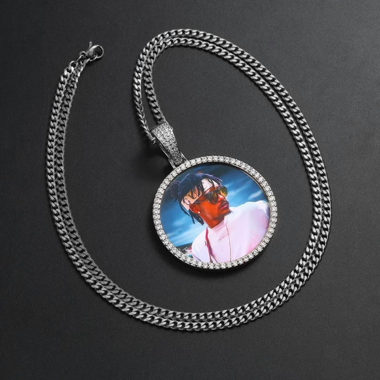 Round Photo Necklace (Medium)